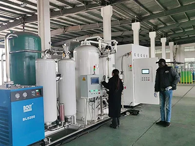 عميل من نيجيريا